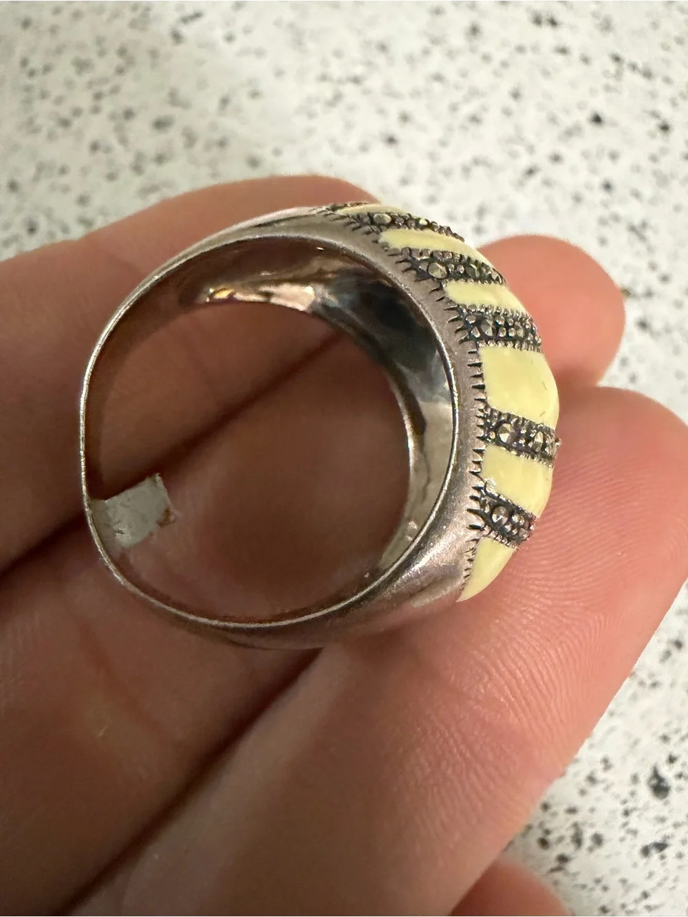 Vtg Sterling Silver Thai Cream Enamel Stripe Dome Ring